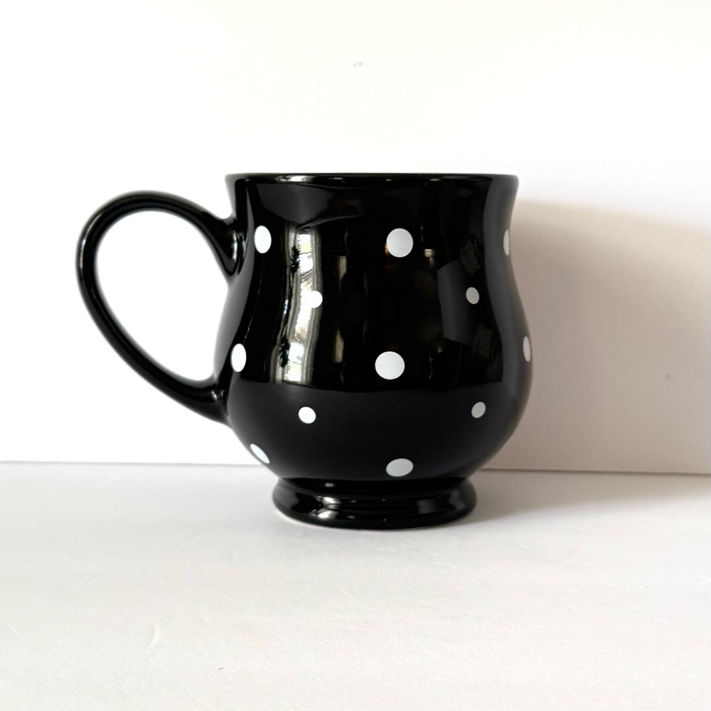 Temp-tations by Tara Black with White Polka Dot Footed Ceramic Bubble Mug 16 oz
